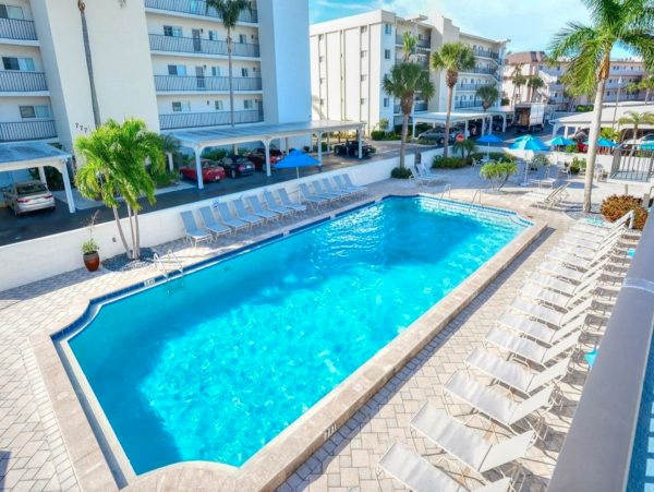 Luxurious Ground floor unit across the street from the beach